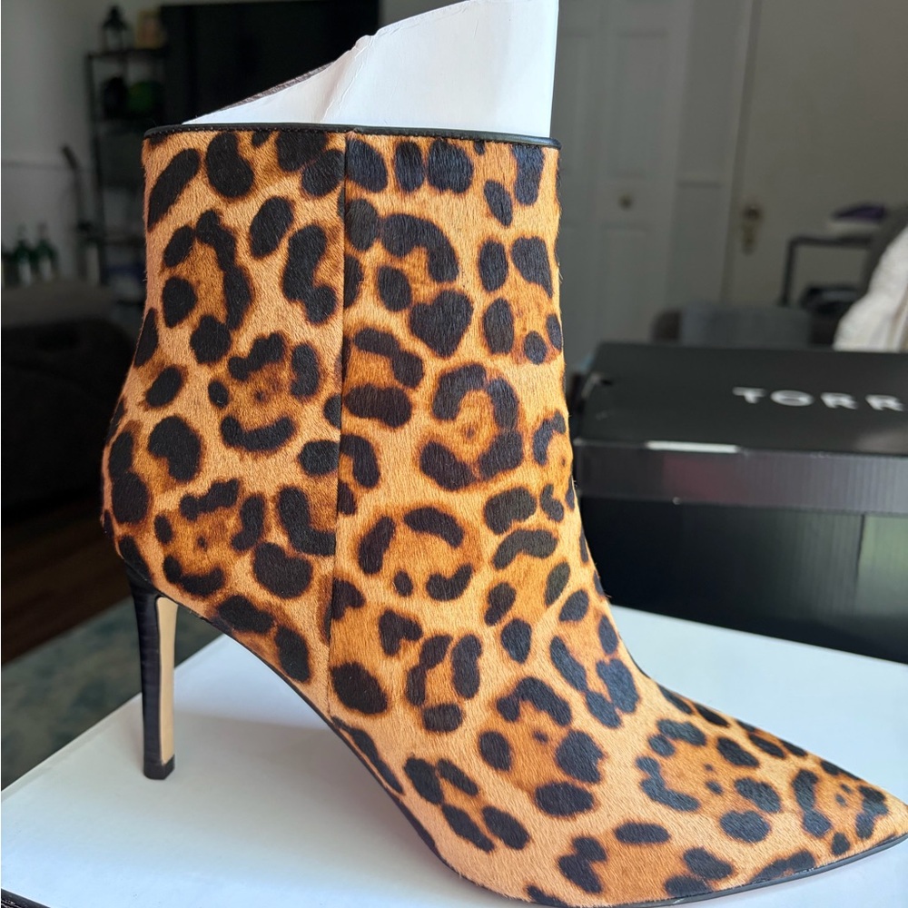 Nine West Leopard Print Pointed Ankle Boot in Tan and Black